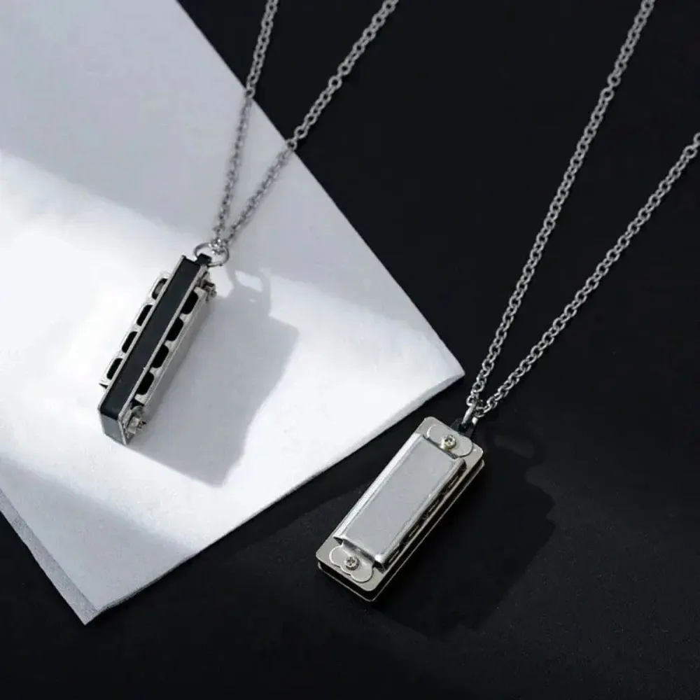 Musical Instrument That You Blow Into - Mini collier Harmonica pour hommes et