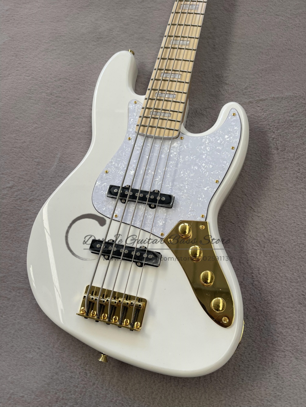 Basse blanche à 5 cordes, pont - Bass Guitar Fretless avis et prix