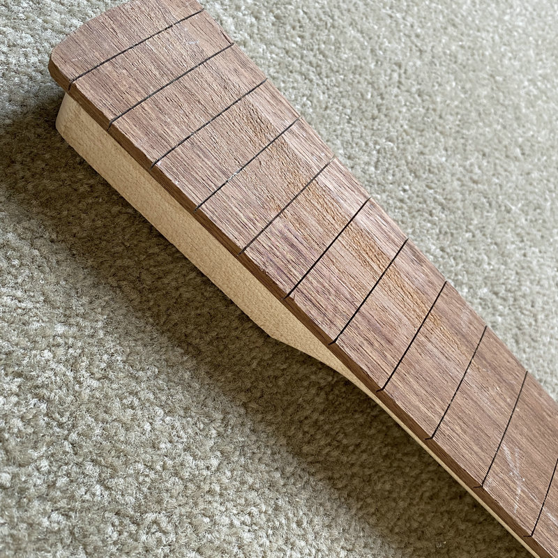 Manche de guitare basse SN879  - Bass Guitar Fretless avis et prix